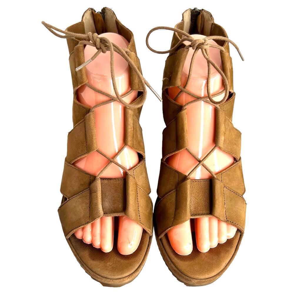 EILEEN FISHER Dibs 3 Inch Wedge Sandal in Tan Women's Size 9.5